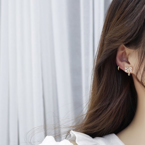 NEW 14K Gold Plated Diamond Flower Stud Earrings a - Picture 2 of 10